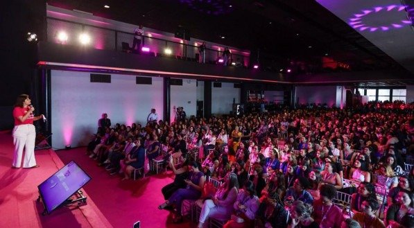 Vice-governadora de Pernambuco, Priscila Krause, em evento no Recife