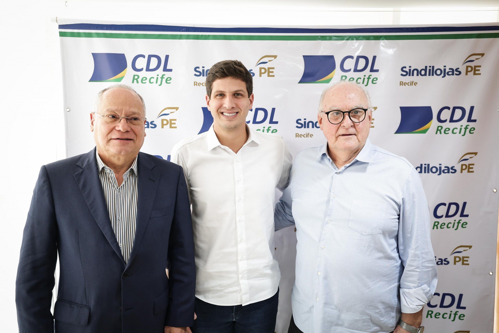 Prefeito do Recife e candidato à reeleição, João Campos