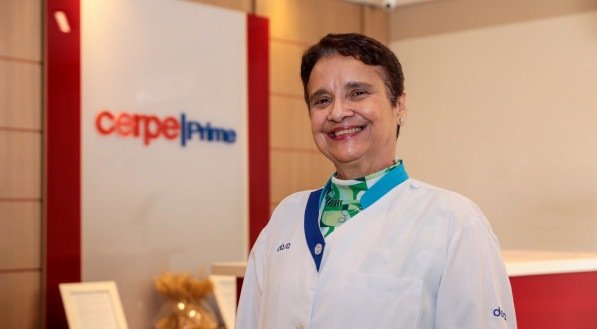 Professora Titular, mestre e doutora em Medicina Tropical, a médica infectologista Sylvia Lemos Hinrichsen atua no Cerpe, da DASA