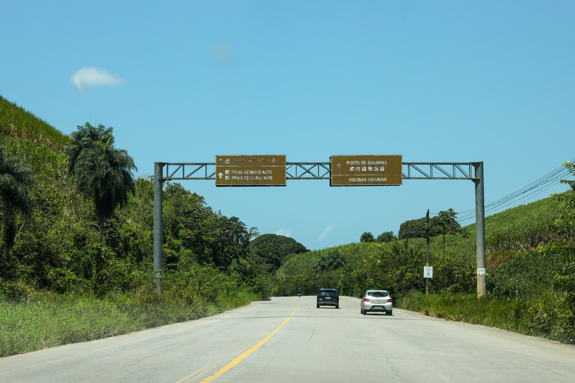 PMs são acusados de cobrar R$ 350 para liberar motorista a caminho de Porto de Galinhas