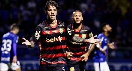 Imagem de Fabricio Domínguez comemorando gol pelo Sport