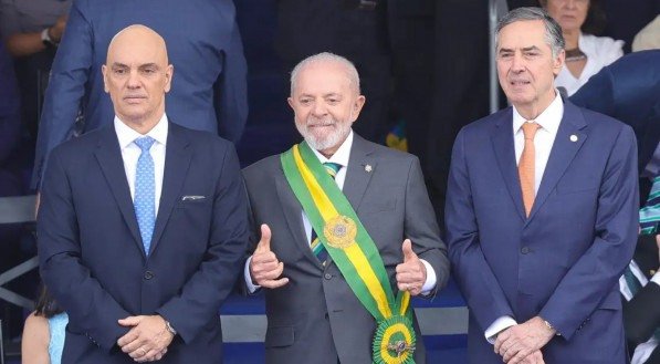 Lula, Alexandre de Moraes e Luís Roberto Barroso no desfile de 7 de Setembro de 2024