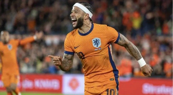 Foto de Memphis Depay, atacante da Holanda