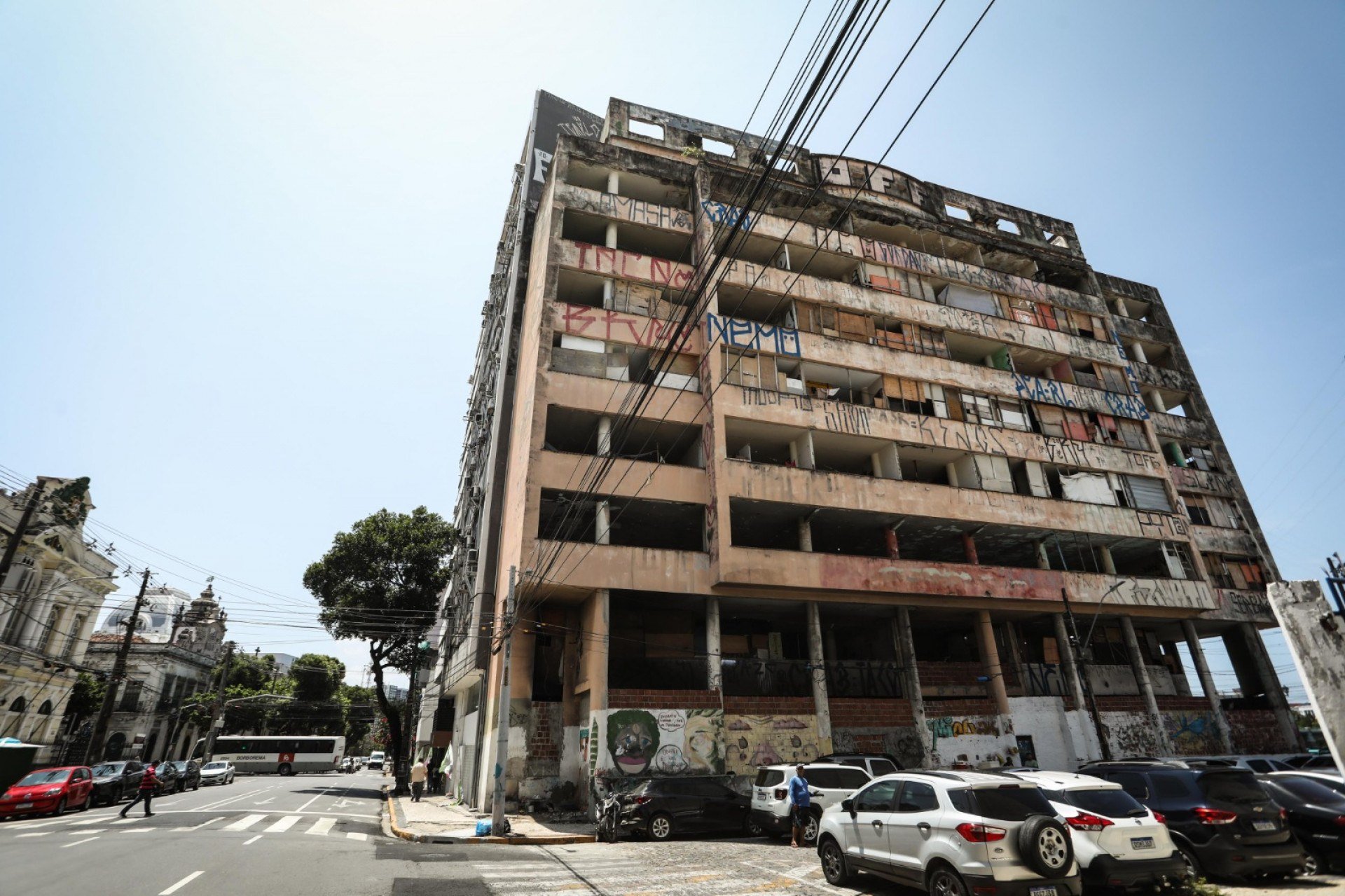 O Edifício Segadas Viana será revitalizado através do programa Morar Bem PE