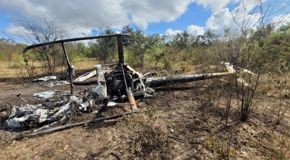 Imagem do helicóptero queimado