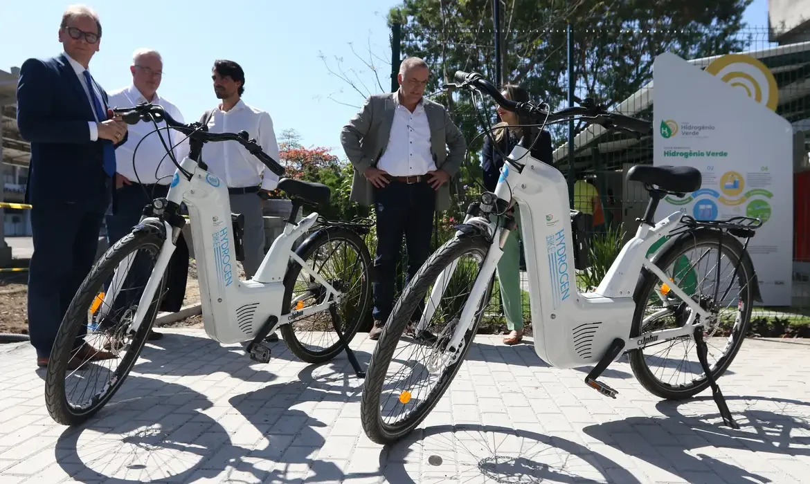 Bicicletas movidas a hidrogênio estão em teste na UFRJ. Elas não poluem e têm 10 vezes mais autonomia quando comparadas às elétricas