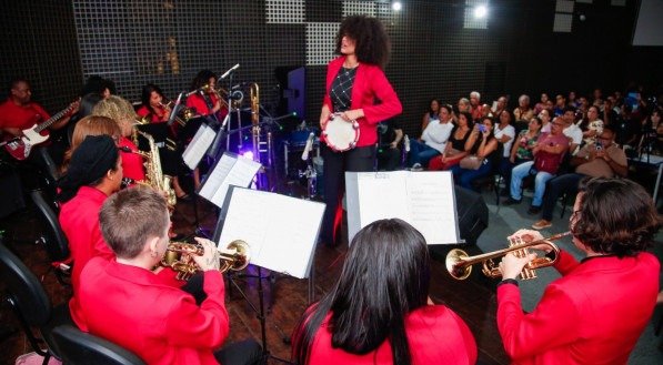 Orquestra Frevo Mulher CPM, do Conservatório Pernambuco de Música