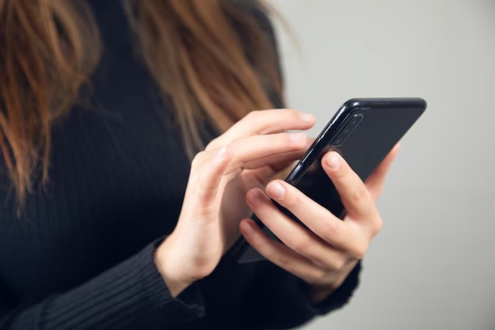 "Você precisa do celular, seu filho não precisa. Criança de 8 anos, 10 anos, 12 anos não precisa do celular"