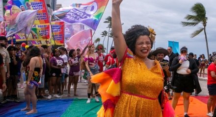 Dani Portela na Parada LGBTQIA+ do Recife