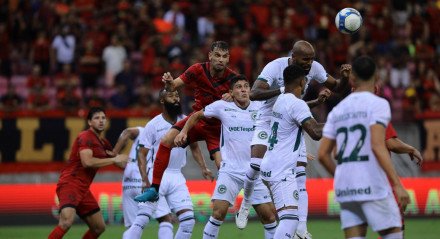 Imagem do jogo entre Sport x Goiás pela 27ª rodada da Série B