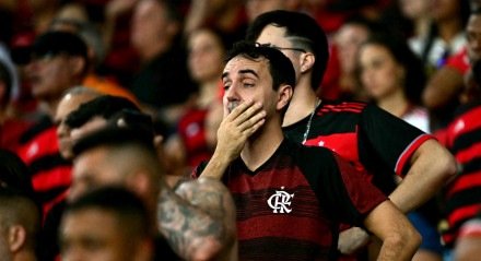 Torcida do Flamengo frustrada com resultado na Libertadores