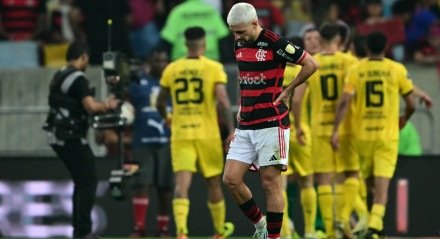 No Maracanã, Flamengo perde para o Peñarol no jogo de ida das quartas-de-final da Libertadores