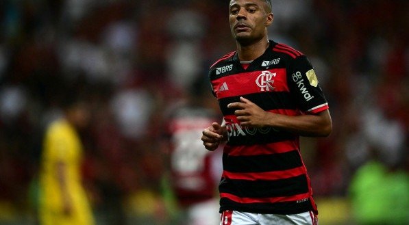 De la Cruz, meia do Flamengo