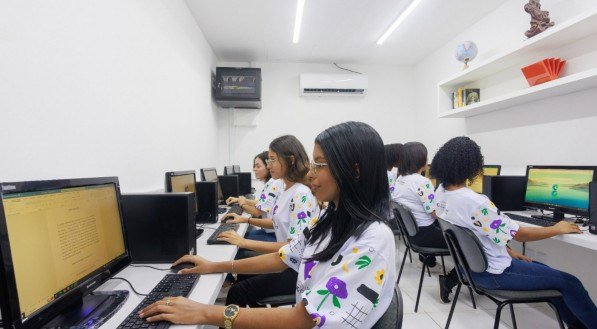 Instituto Shopping Guararapes oferece vagas para formação de jovens