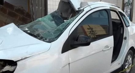 Imagem do carro após acidente