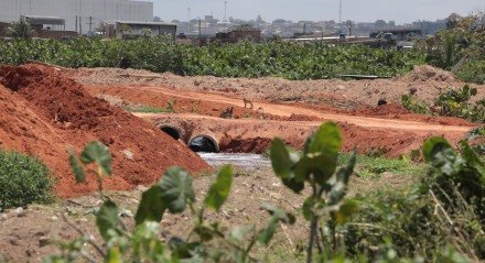 Obras de aterro em Muribeca