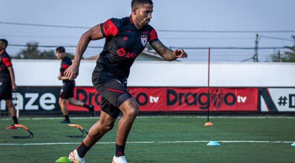 Atleta do Atl&eacute;tico-GO em treinamento