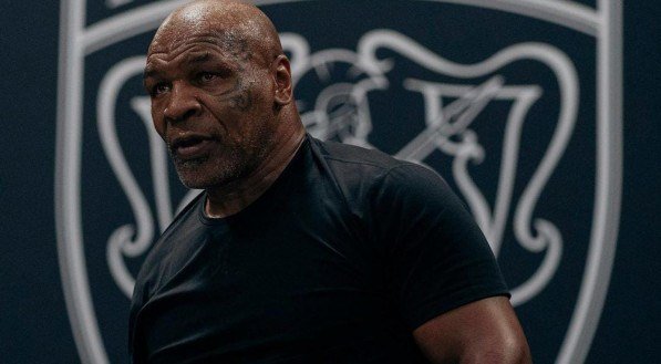 Mike Tyson se prepara para encarar Jake Paul, em novembro