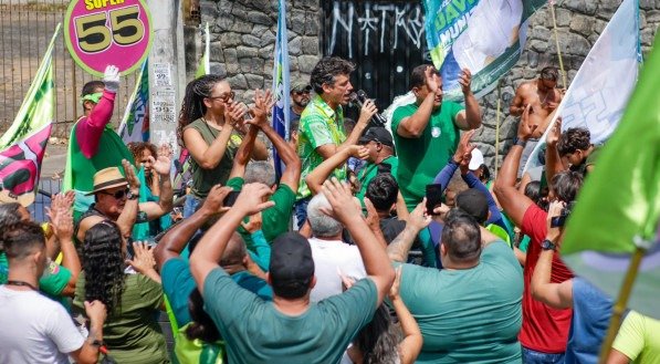 Daniel Coelho (PSD) realizou carreata por bairros da Zona Norte e Zona Oeste do Recife