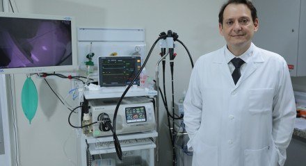 Dr. Roberto Magalhães, gastroenterologista do Hospital Jayme da Fonte