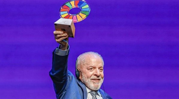 Lula recebe prêmio da ONU 