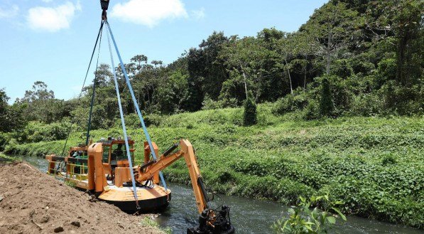 Obras de alargamento do Rio Tejipió.