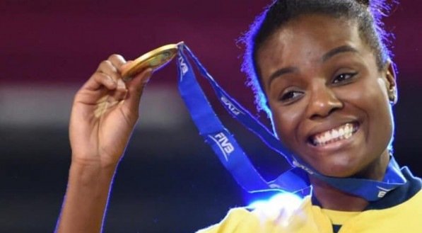 Imagem de Fabi Claudino, bicampeã olímpica de vôlei feminino