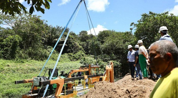 Obras de alargamento do Rio Tejipió.