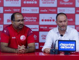 Eduardo Granja (E) e Edgard Montemor (D) em coletiva de imprensa do Náutico