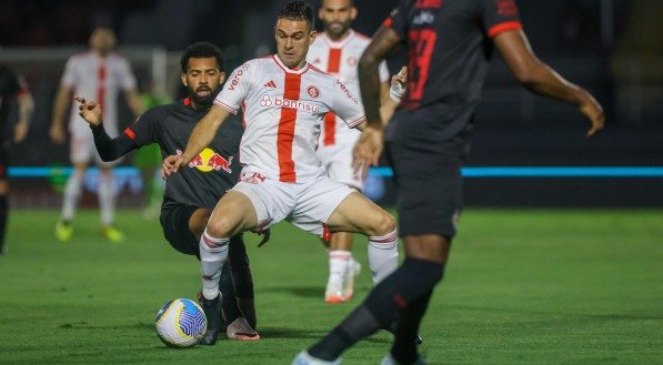 Imagem do jogo entre Red Bull Bragantino x Internacional pelo Brasileirão