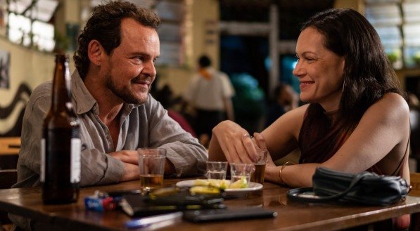 Matheus Nachtergaele e Hermila Guedes em 'Chabadabadá', do Canal Brasil