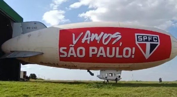 Imagem do dirigível do São Paulo em 2023 antes da final da Copa do Brasil