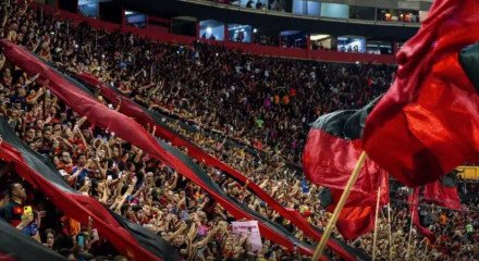 Imagem da torcida do Sport na Ilha do Retiro