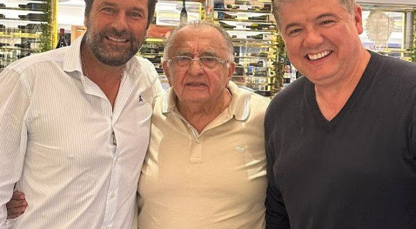 Em temporada em Portugal, nosso presidente João Carlos Paes Mendonça almoçou com Tomás Roquette, da Quinta do Castro e Rui Silva, do Ruizito do Recife