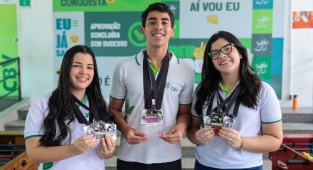 O trio Letícia Mota, Ian Freitas e Maria Luiza Maciel competiu três vezes na ONHB