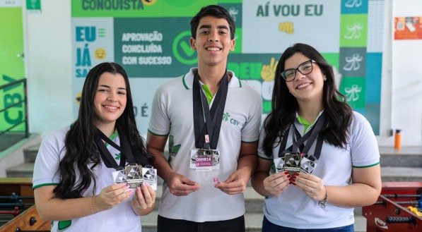 O trio Letícia Mota, Ian Freitas e Maria Luiza Maciel competiu três vezes na ONHB