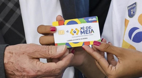MEC quer estender Pé-de-Meia a todos do ensino médio da rede pública