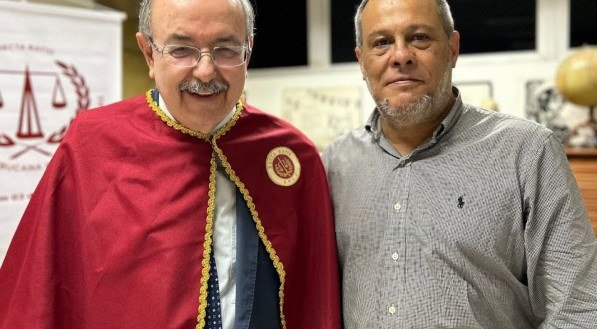 O desembargador federal Manoel Erhardt e o diretor da Faculdade de Direito do Recife, Torquato de Castro Júnior, em evento na Academia Pernambucana de Letras Jurídicas