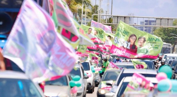 Carreata de Daniel Coelho e Mariana Melo, candidatos da coligação Recife Levado a Sério