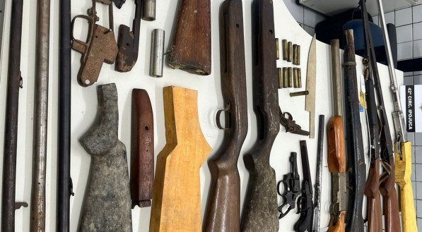 Armas de fogo prontas para o uso foram apreendidas pela Polícia Civil em Ipojuca