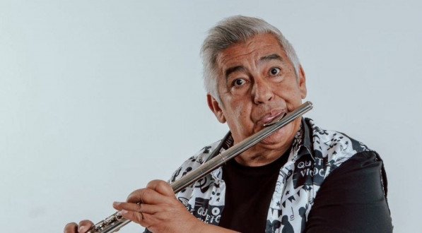 Imagem do flautista Ciano Alves, membro do Quinteto Violado que morreu nesta segunda-feira (30)