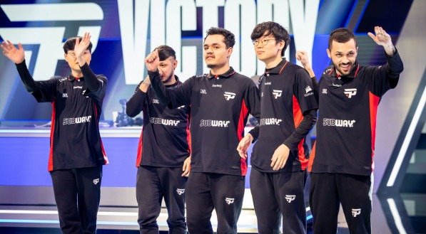 Jogadores da paiN Gaming celebrando vitória no Worlds 2024, o Mundial de League of Legends