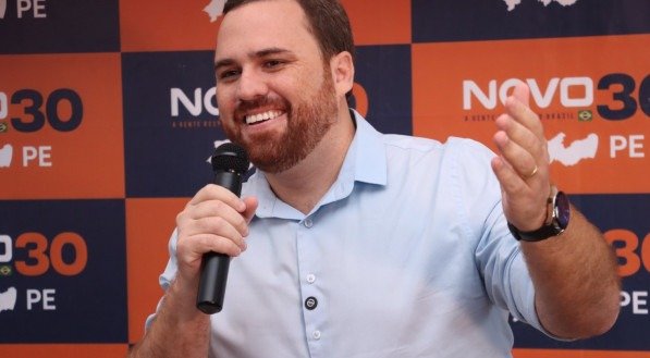 Eleições 2024: Tecio Teles promete que cultura será "um símbolo de identidade" se for eleito prefeito do Recife