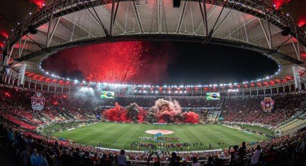 Imagem das arquibancadas do Maracanã lotadas