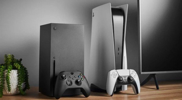 Xbox Series X e Playstation 5 lado a lado