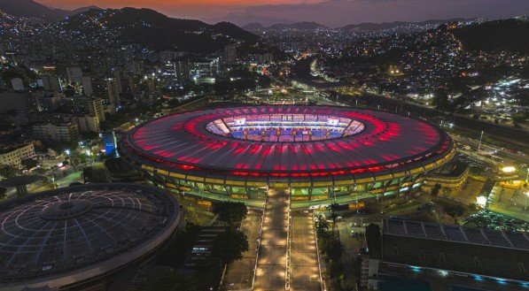 Imagem área do lado de fora do Maracanã, no Rio de Janeiro