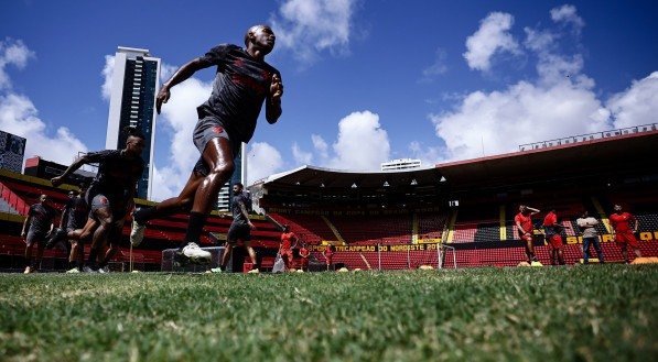 Imagem do treino do Sport na reformada Ilha do Retiro