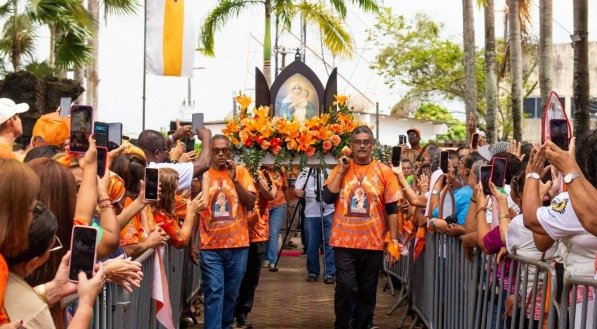 Festa no Santuário de Mãe Rainha, em Olinda