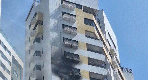 Mais um incêndio em prédio no bairro de Boa Viagem, na Zona Sul do Recife