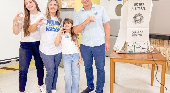 Clarissa Tércio votou na Faculdade dos Guararapes, no bairro de Piedade